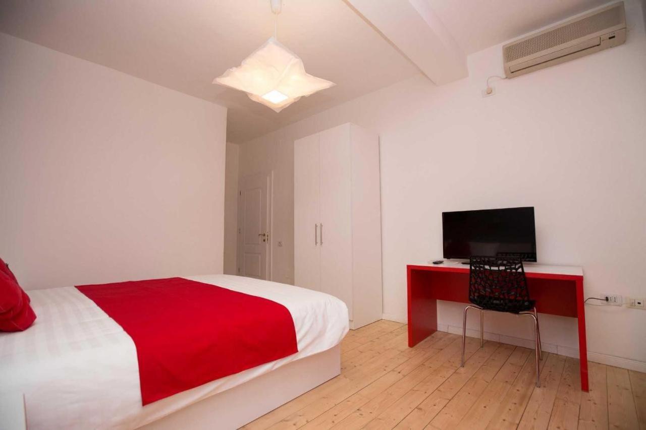 Hotel Rimini ティラナ エクステリア 写真